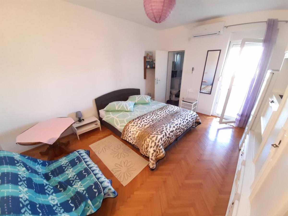Perica Apartment And Perica Room With Separate Entrance Zadar Exteriör bild