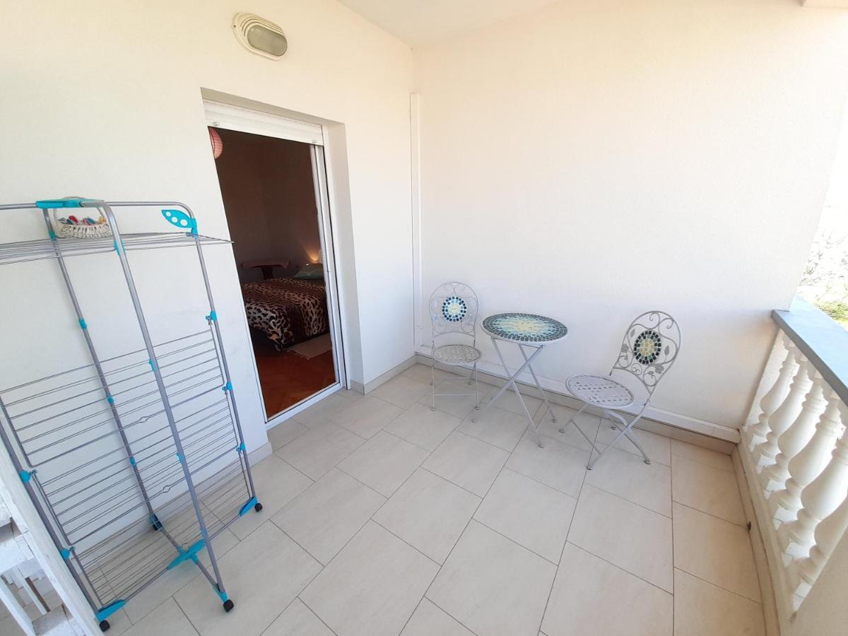Perica Apartment And Perica Room With Separate Entrance Zadar Exteriör bild