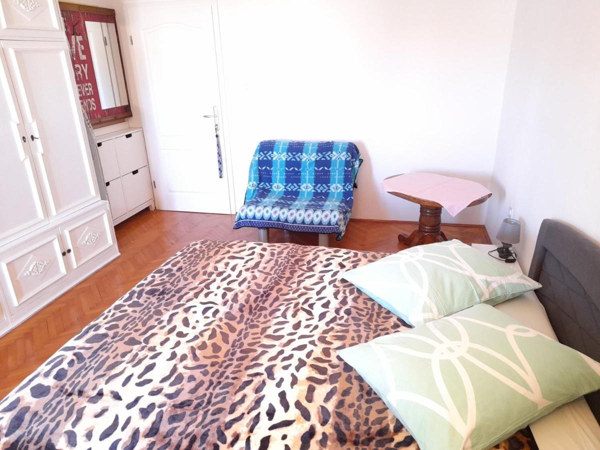 Perica Apartment And Perica Room With Separate Entrance Zadar Exteriör bild