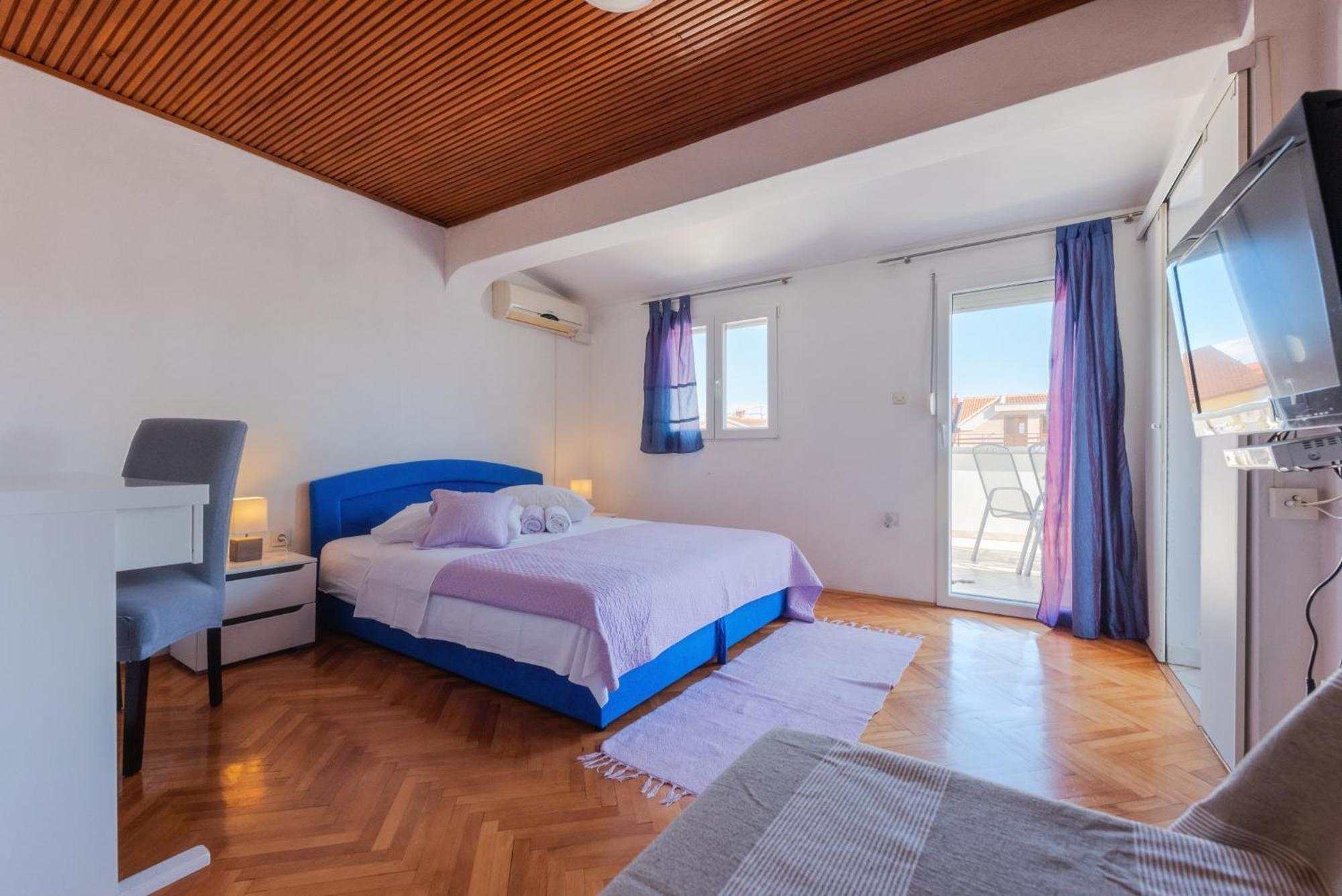 Perica Apartment And Perica Room With Separate Entrance Zadar Exteriör bild