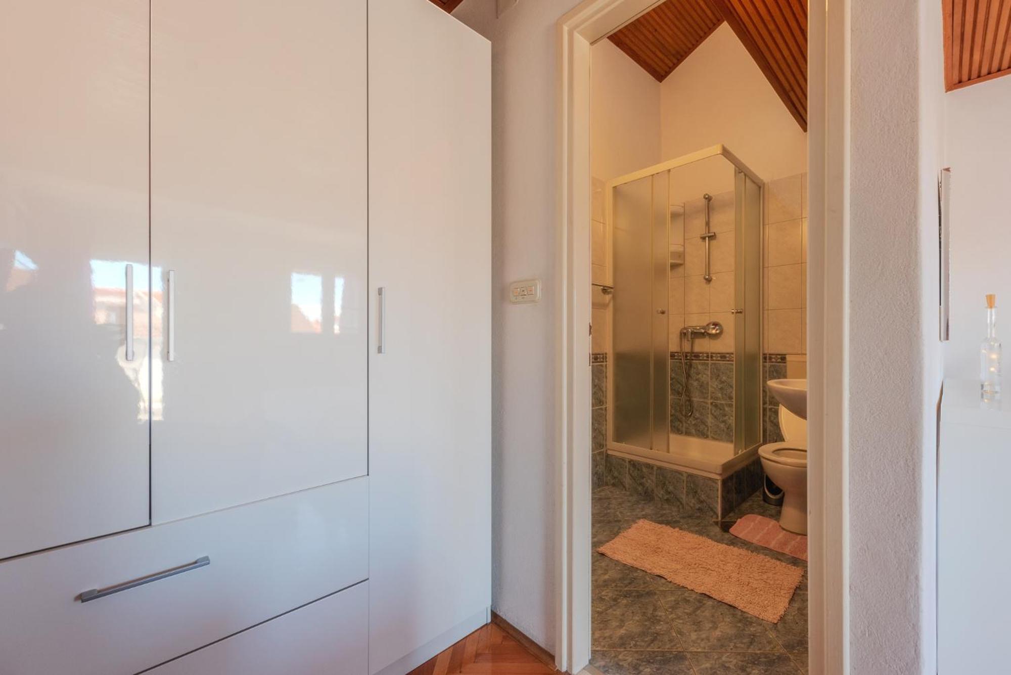 Perica Apartment And Perica Room With Separate Entrance Zadar Exteriör bild