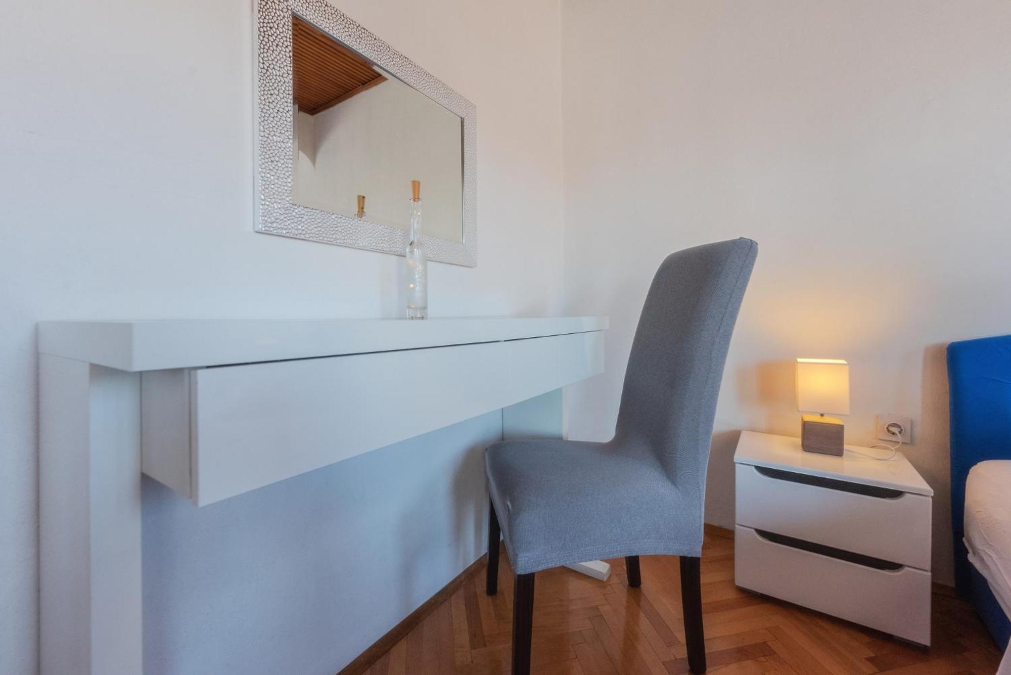 Perica Apartment And Perica Room With Separate Entrance Zadar Exteriör bild