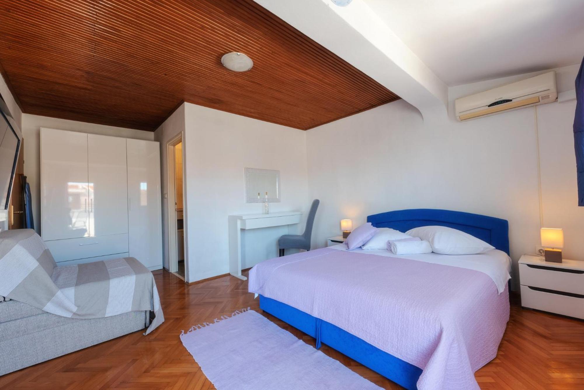 Perica Apartment And Perica Room With Separate Entrance Zadar Exteriör bild