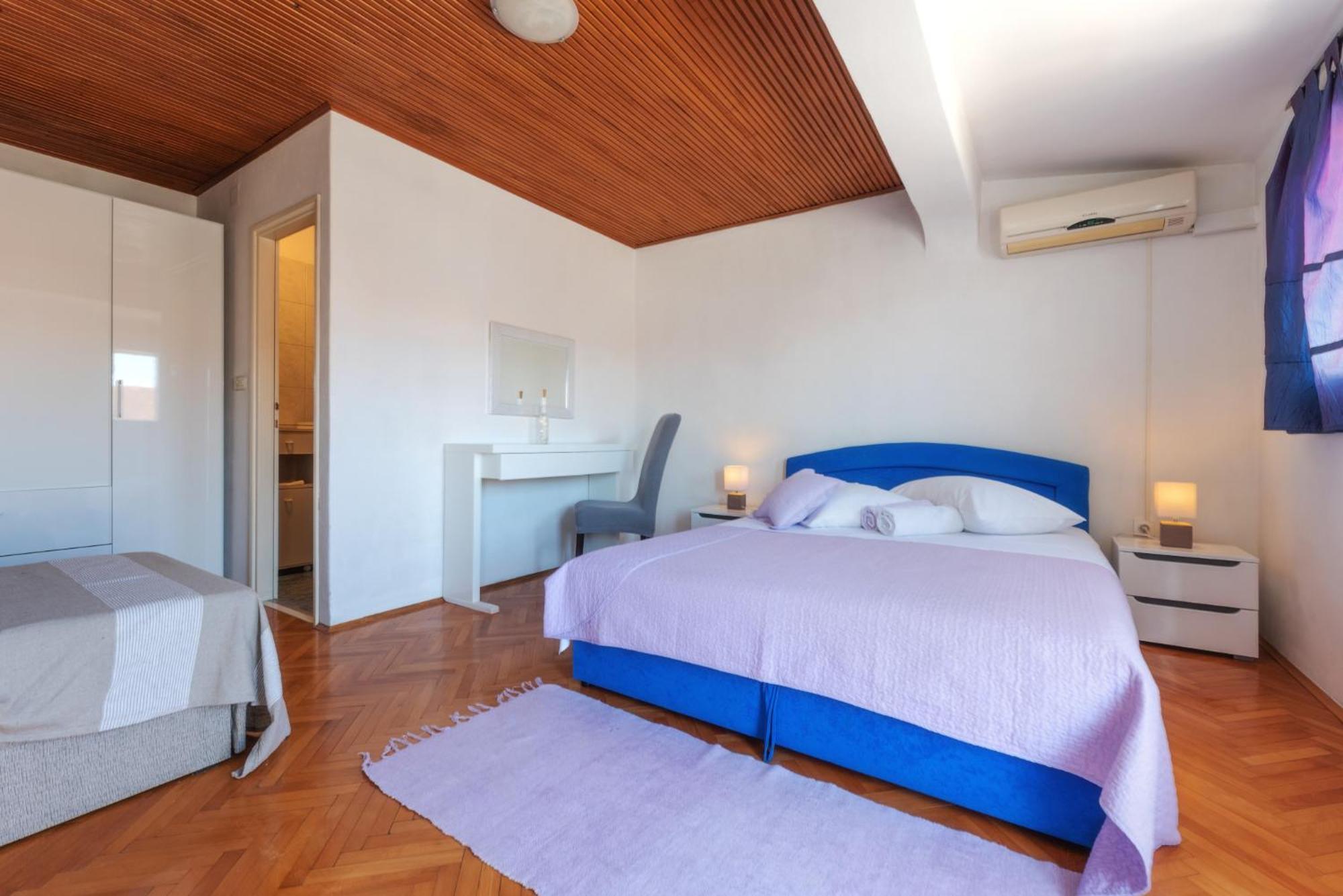 Perica Apartment And Perica Room With Separate Entrance Zadar Exteriör bild